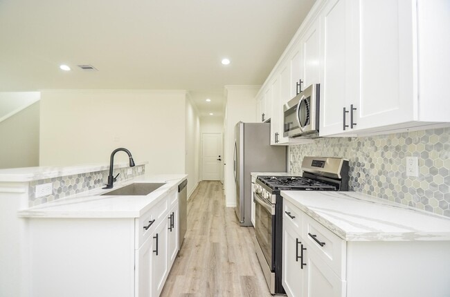 Building Photo - 9722 Champion Heavens Dr