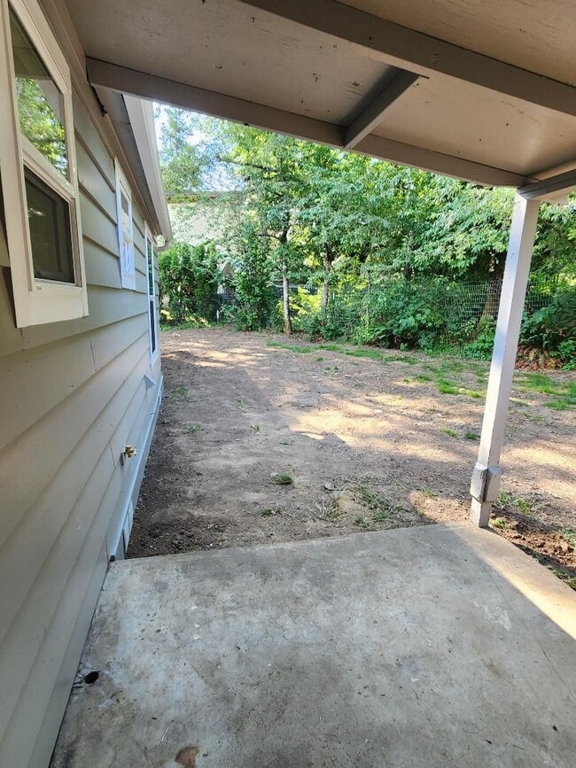 Building Photo - 3bedroom 2bath House