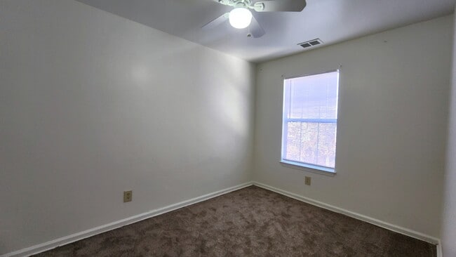 Building Photo - 1209 Alder Ct