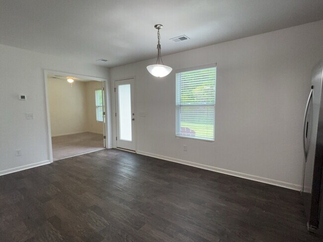 Building Photo - 114 Rockingham Way