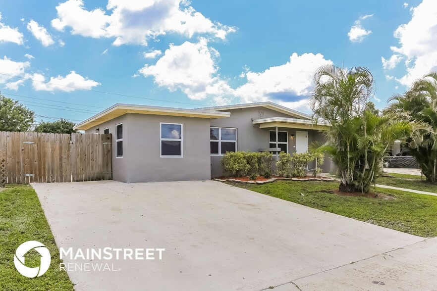 Building Photo - 402 S 12th St