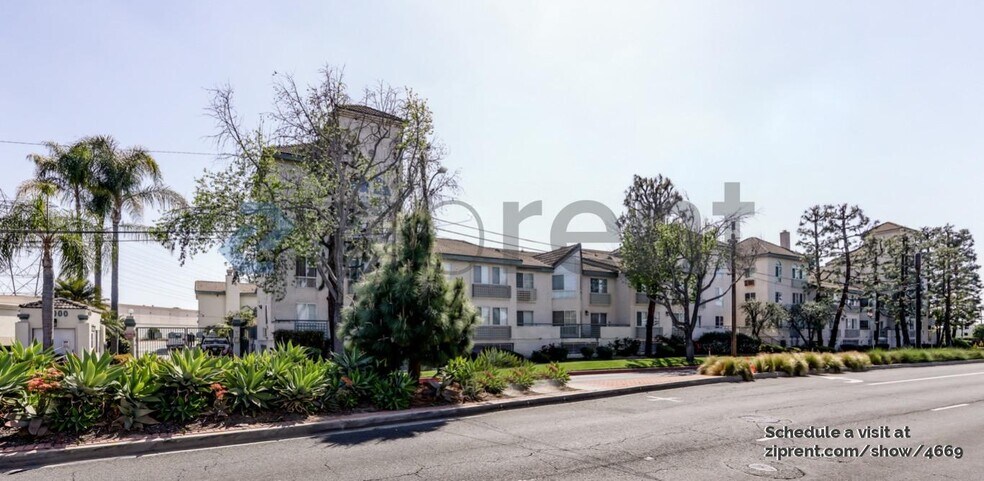 Building Photo - 15000 Downey Ave