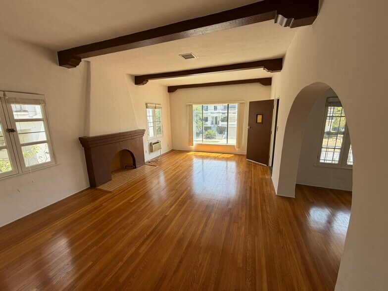 Building Photo - 1519 S Holt Ave