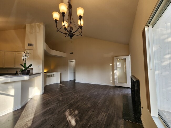 Building Photo - 7285 Calabria Ct