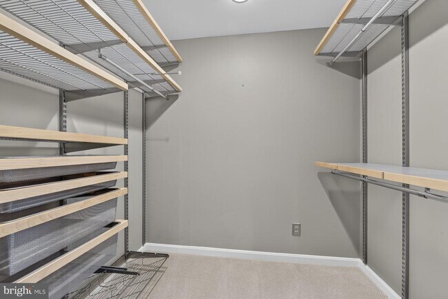 Building Photo - 1022 Delf Dr