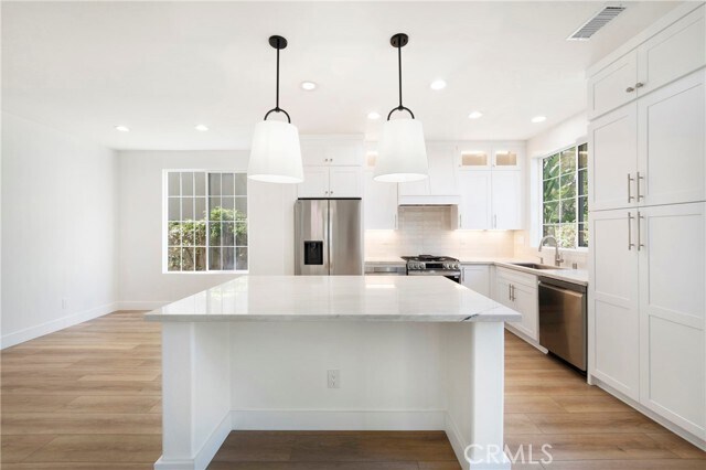 Building Photo - 175 Kingswood