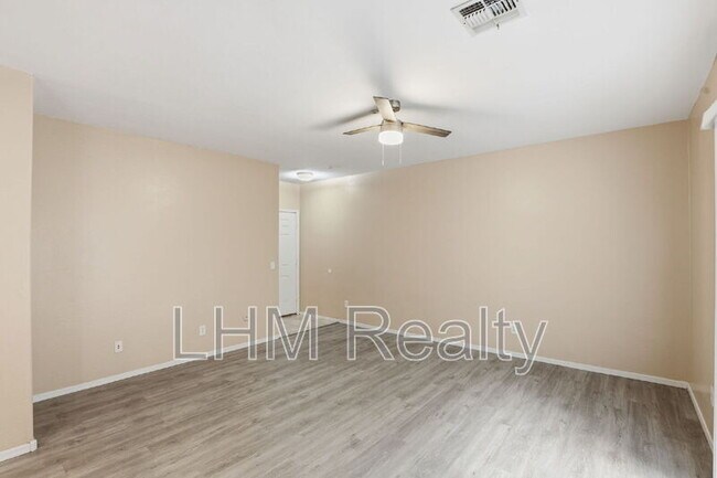 Building Photo - 15818 N 25th St