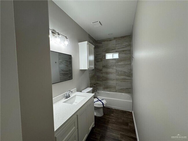 Building Photo - 1612 Canelo Dr