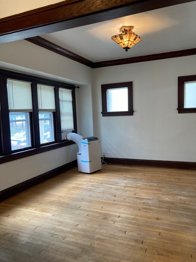 Building Photo - 3131 N Fratney St