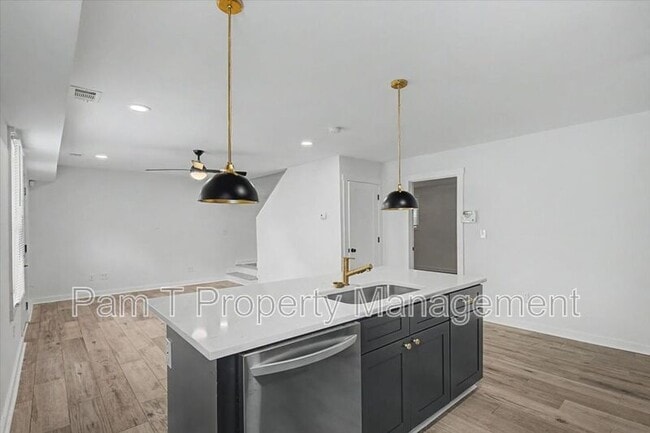 Building Photo - 201 W 37th St