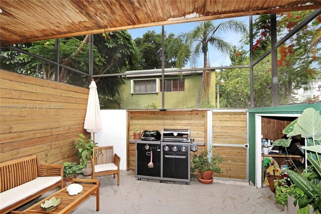 Building Photo - 3138 Mary St