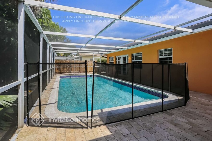 Building Photo - 835 NW 7th St