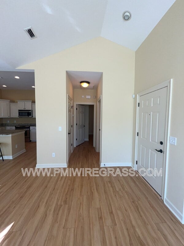 Building Photo - 306 Hidden Creek Cir