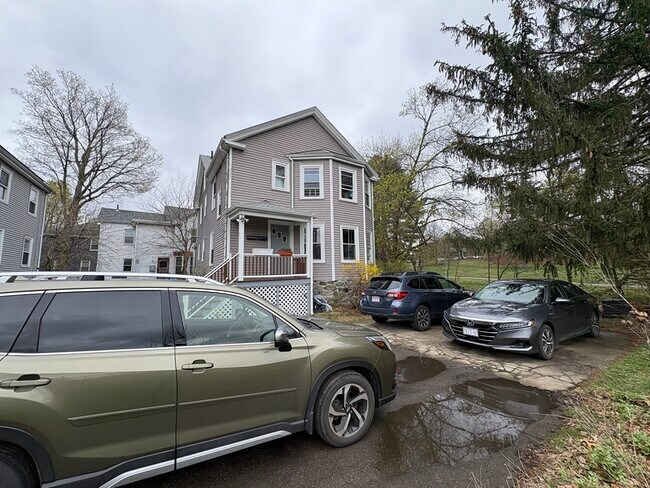 Building Photo - 2 Willow Terrace