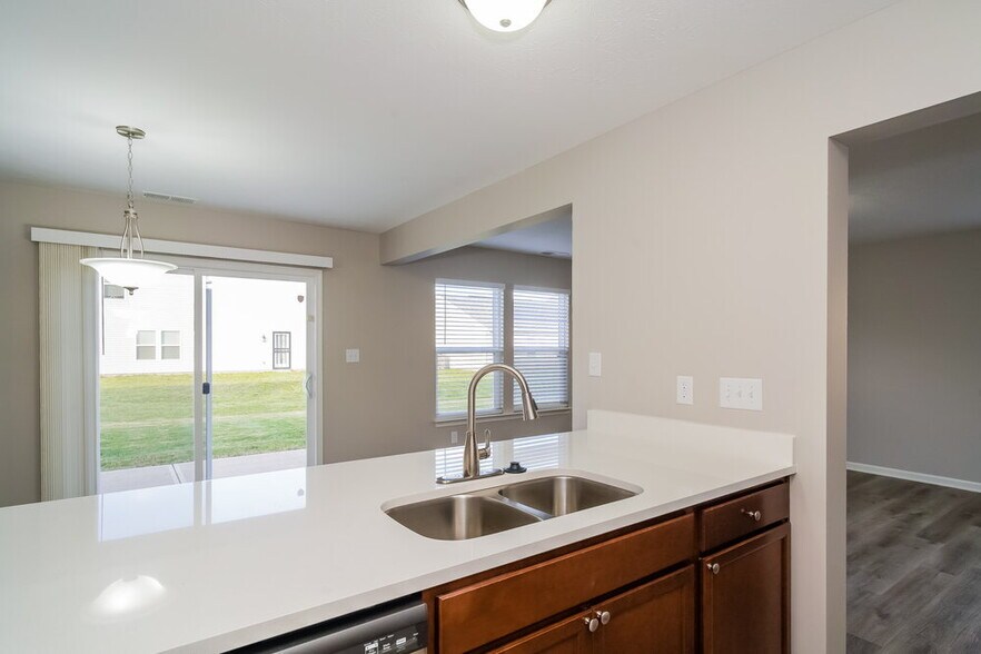 Building Photo - 8024 Bach Dr