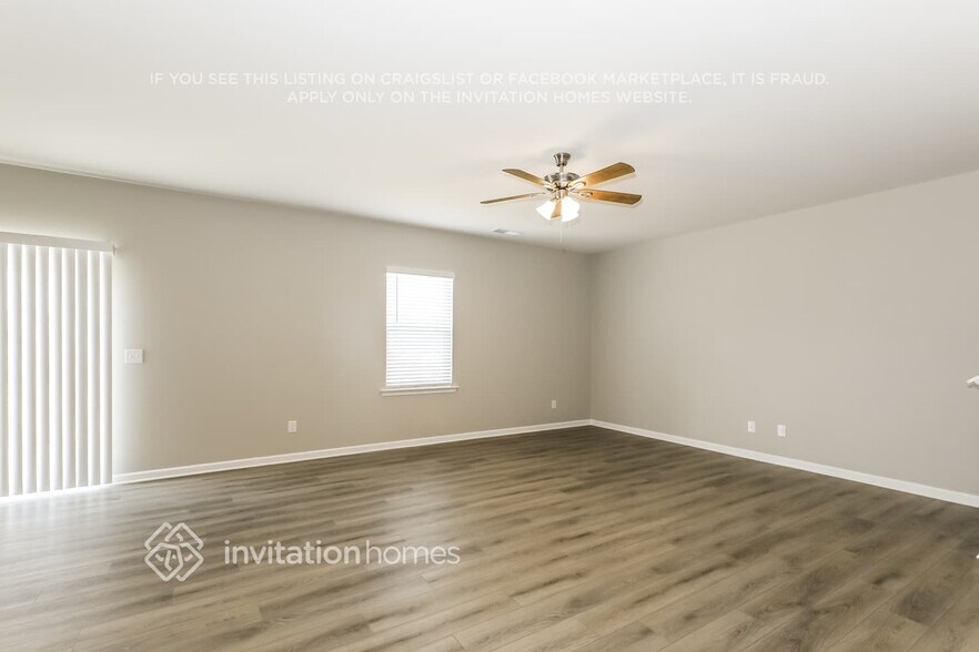 Building Photo - 537 Almere Dr