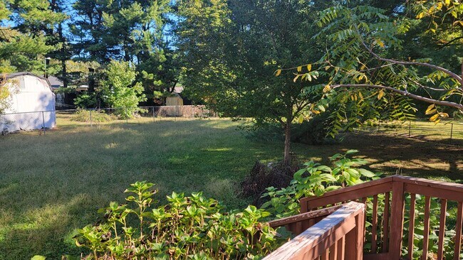 Building Photo - 505 Meadowbrook Ct
