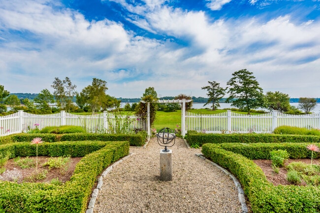 Building Photo - 35 Old Flds Wy