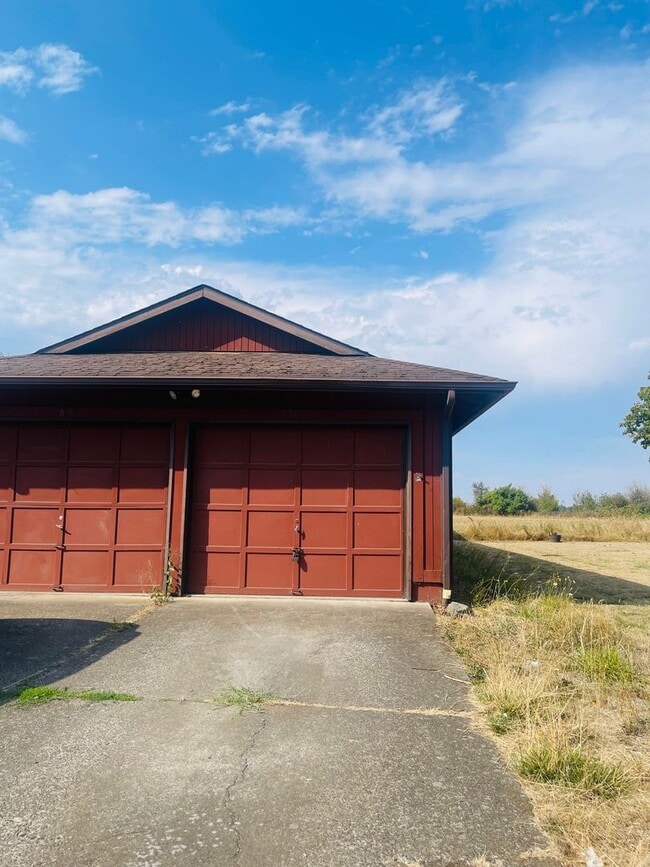 Primary Photo - 770 W Airway Rd