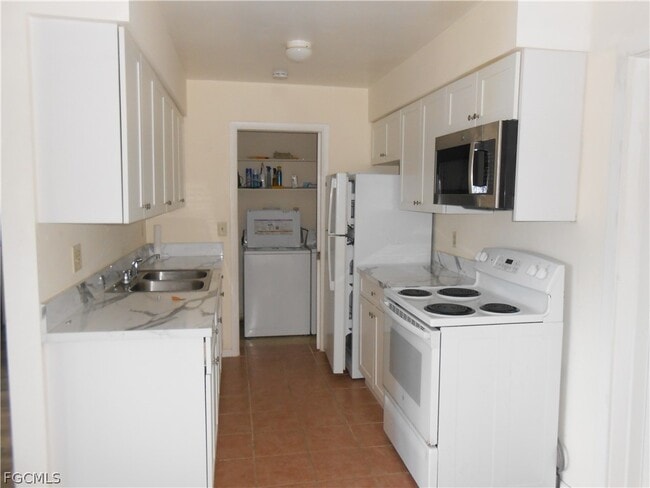 Building Photo - 1516 Lindale Cir