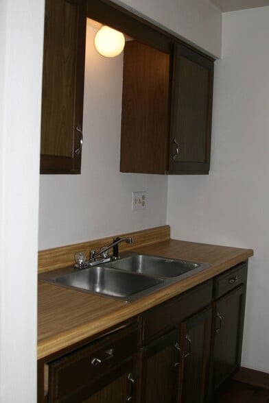 Building Photo - 2525 Hope Dr