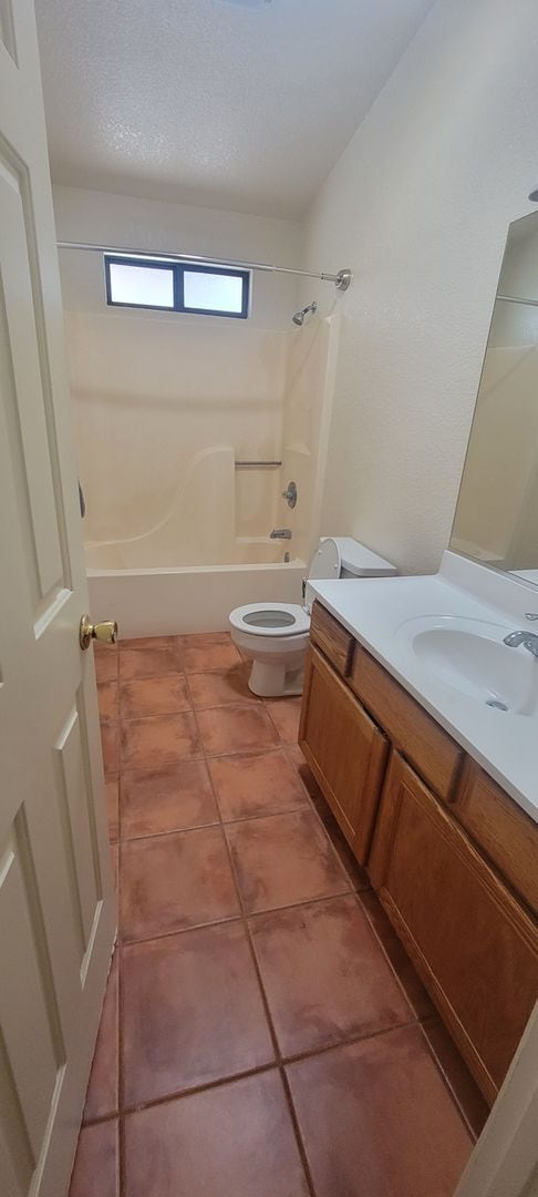 Building Photo - Unfurnished, 1-year long-term rental