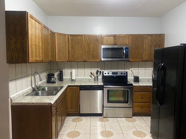 Kitchen - 4934 Hummelsheim Ave