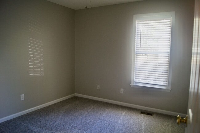 Building Photo - 301 Stargate Rd