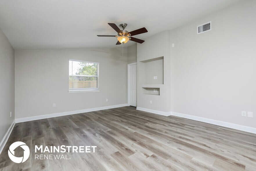 Building Photo - 6303 Oren Ct