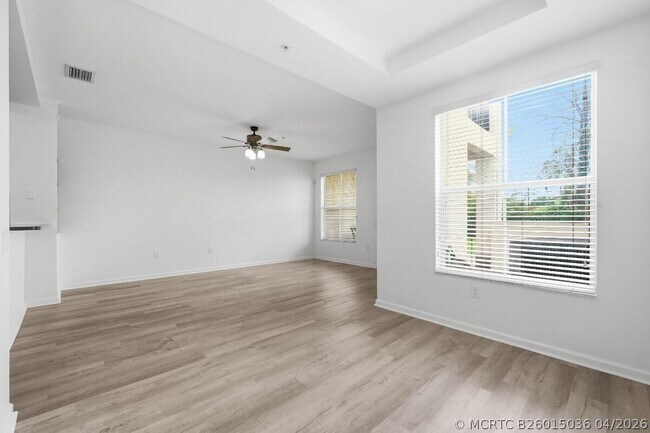 Building Photo - 4501 Mimosa Terrace