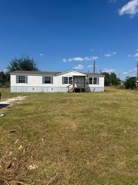 Building Photo - 123 Forest Creek Ln