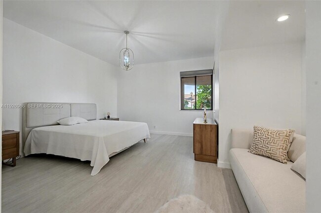 Building Photo - 6438 Via Rosa