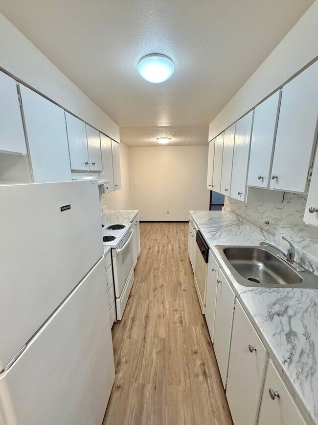Building Photo - 18524 TM JD GISZ LLC