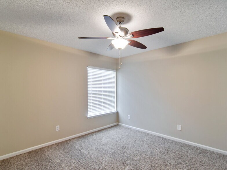 Building Photo - 2743 Cold Creek Blvd