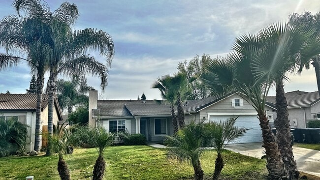 Building Photo - 5415 W Monte Vista Ave
