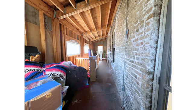 Building Photo - Amazing North Center 3 Bed / 1 Bath Unit Ready 4/2026! Hardwood Floors Throughout!