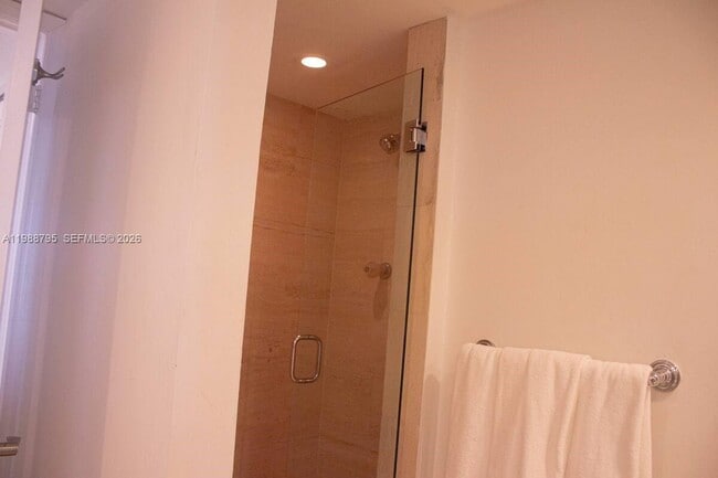 Building Photo - 1717 N Bayshore Dr