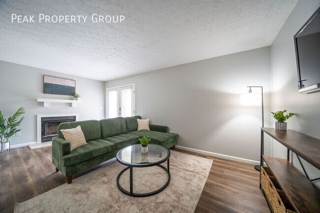 Building Photo - 3190 Griggsview Ct