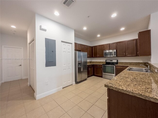Building Photo - 865 SW 147th Ave