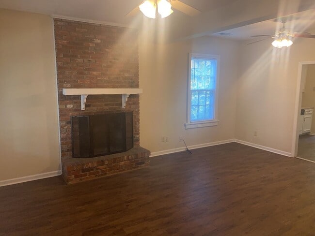 Building Photo - 2953 Pierpont Ave