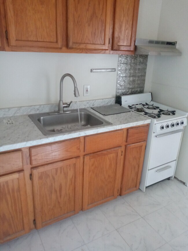 New kitchen - 3874 Lancaster Ave