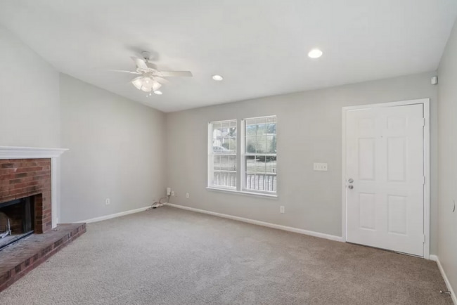 Building Photo - 3 bed 2 bath in Decatur! ***50% off on the first month rent***