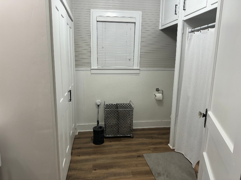 Building Photo - 756 LA-304