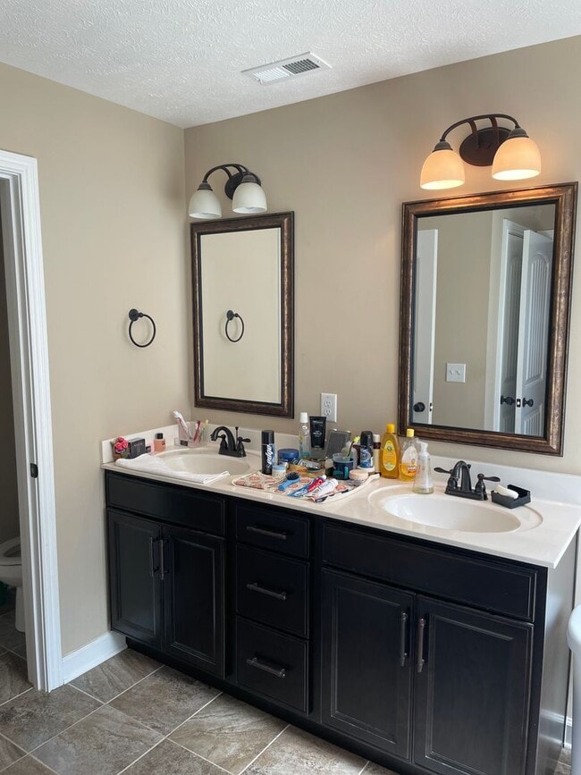 Building Photo - 1046 Christian James Ct