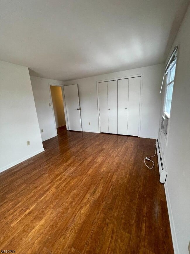 Building Photo - 278 Morris St