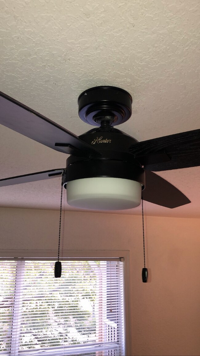 Building Photo - 8939 Latrec Ave