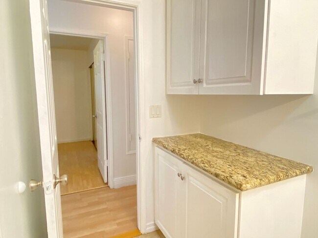 Building Photo - Beautiful Single Story Home Across From Ro...