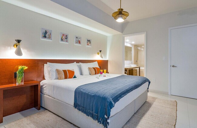 Building Photo - 485 Brickell Ave