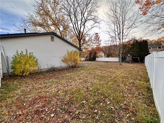 Building Photo - 6192 Jaycox Rd