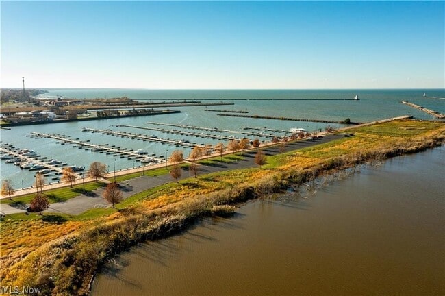 Building Photo - 108 Arizona Ave